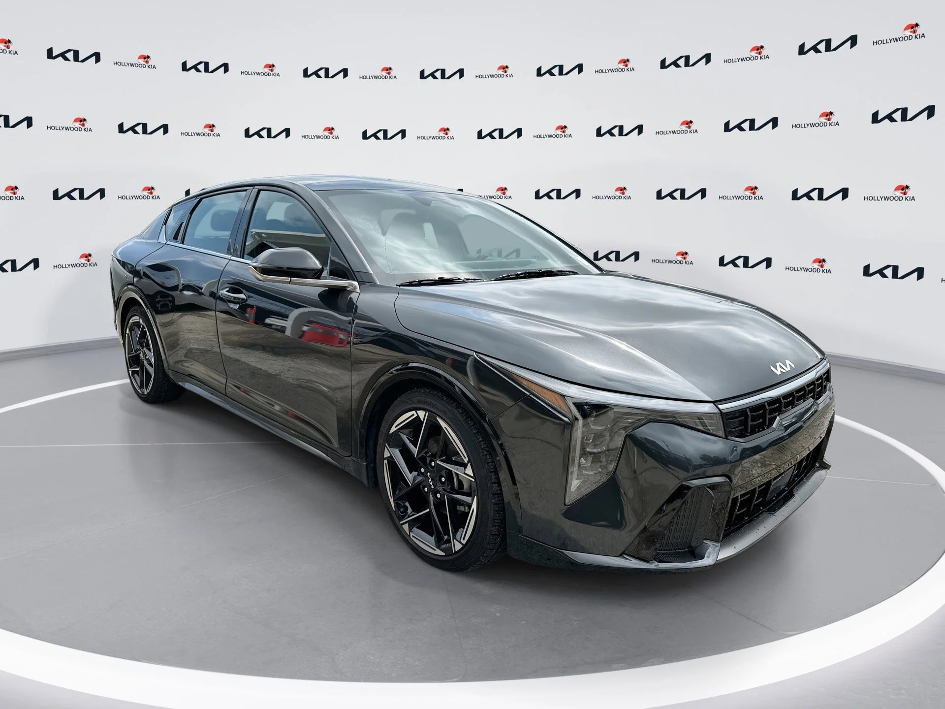 2025 Kia K4 GT-Line AT's photo