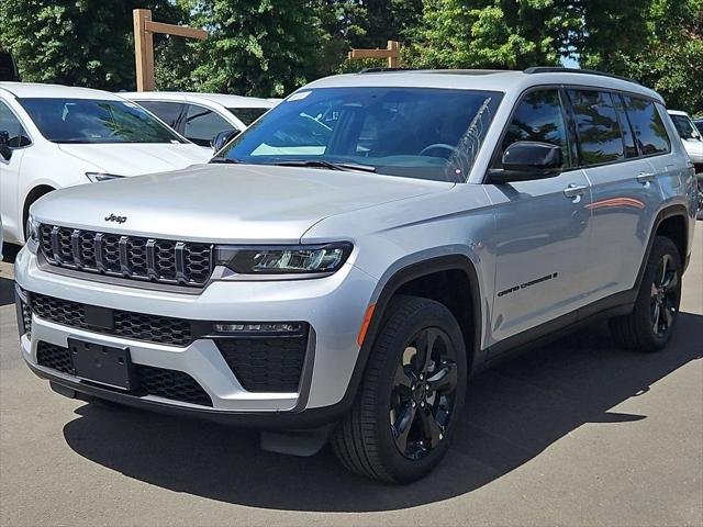 New 2026 Silver Zynith Exterior Paint Jeep Limited image 3