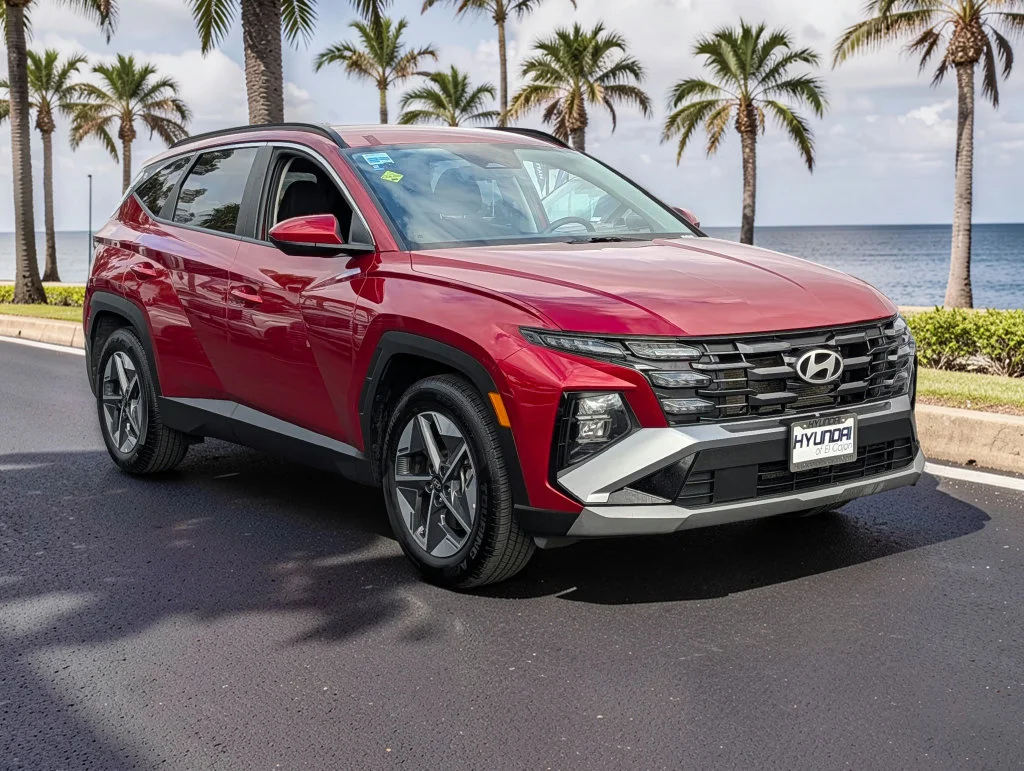 Used 2025 Red Hyundai SEL image 4