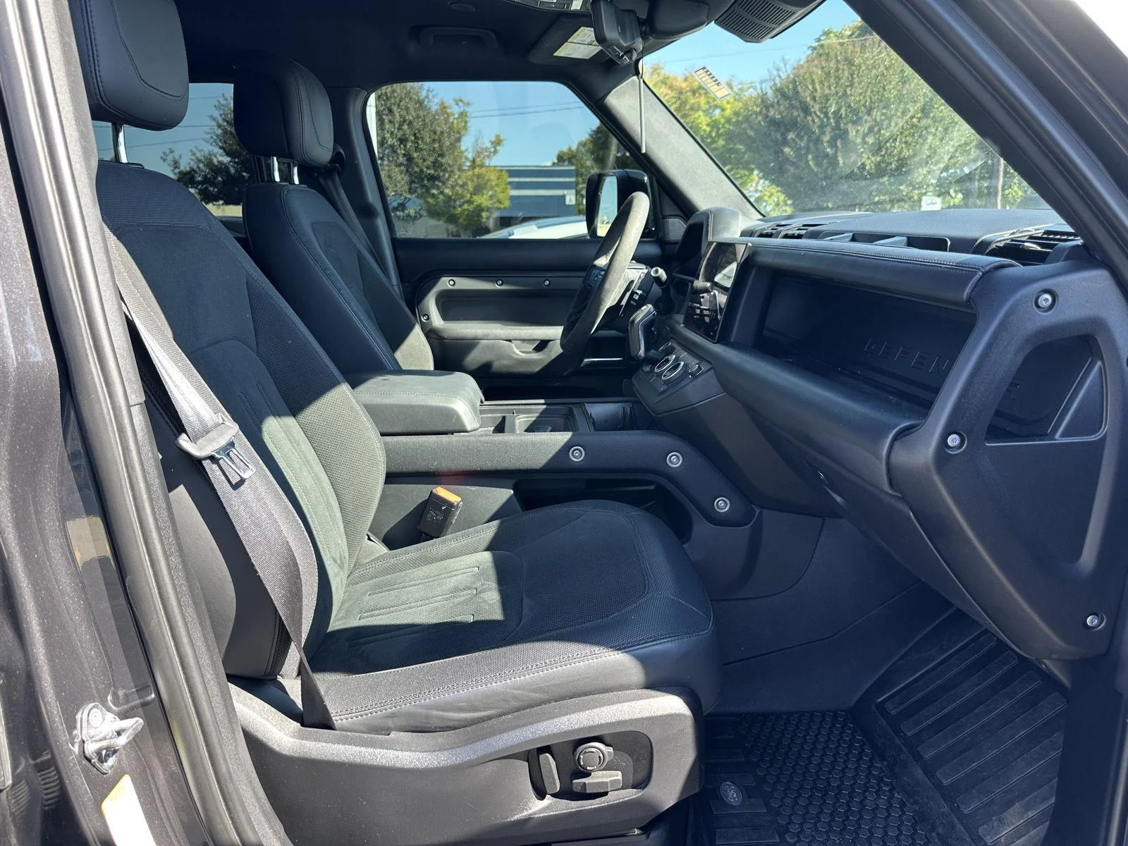 Used 2023 Carpathian Grey Premium Metallic Land Rover Carpathian Edition image 15