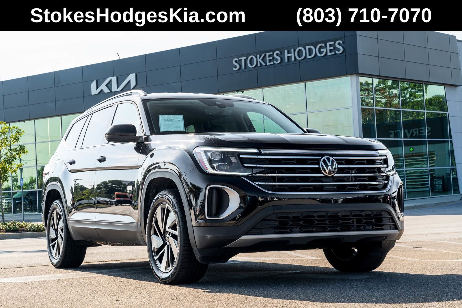 Used 2026  Volkswagen SE w/Technology image 1
