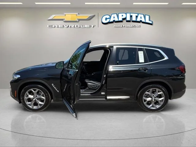 Used 2024 Black BMW xDrive30i image 3