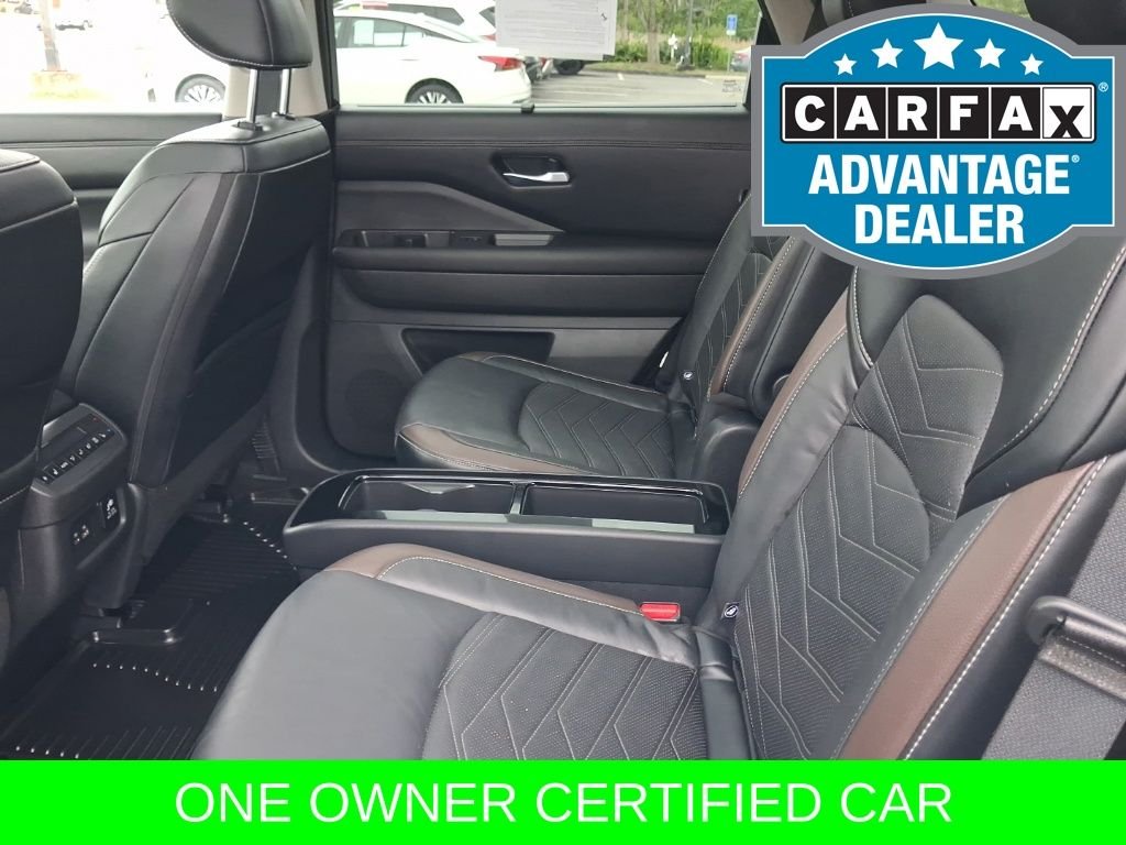 Used 2023 White Nissan Platinum image 14