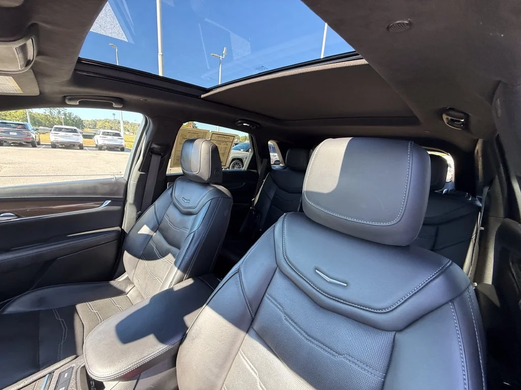 Used 2021 Black Cadillac Sport image 21