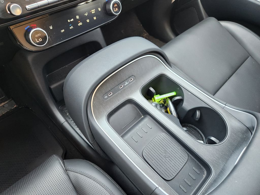 Used 2026 Creamy White Pearl Hyundai SEL 7P image 19