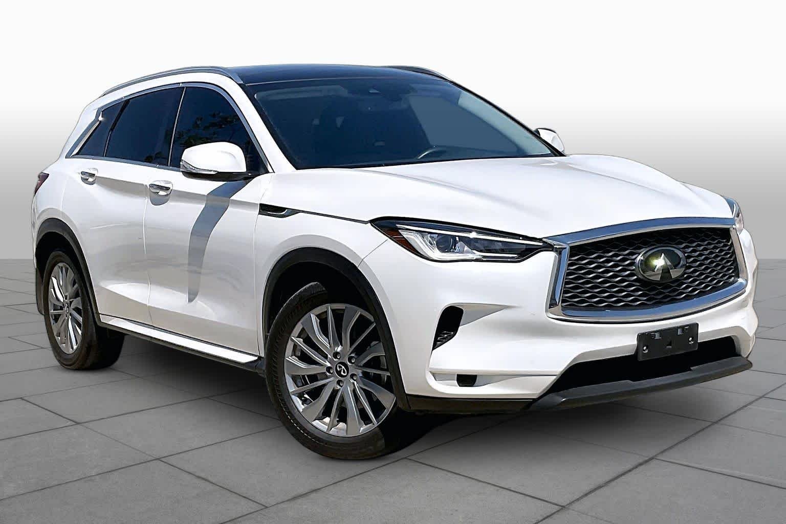 Used 2024 Radiant White INFINITI LUXE image 3