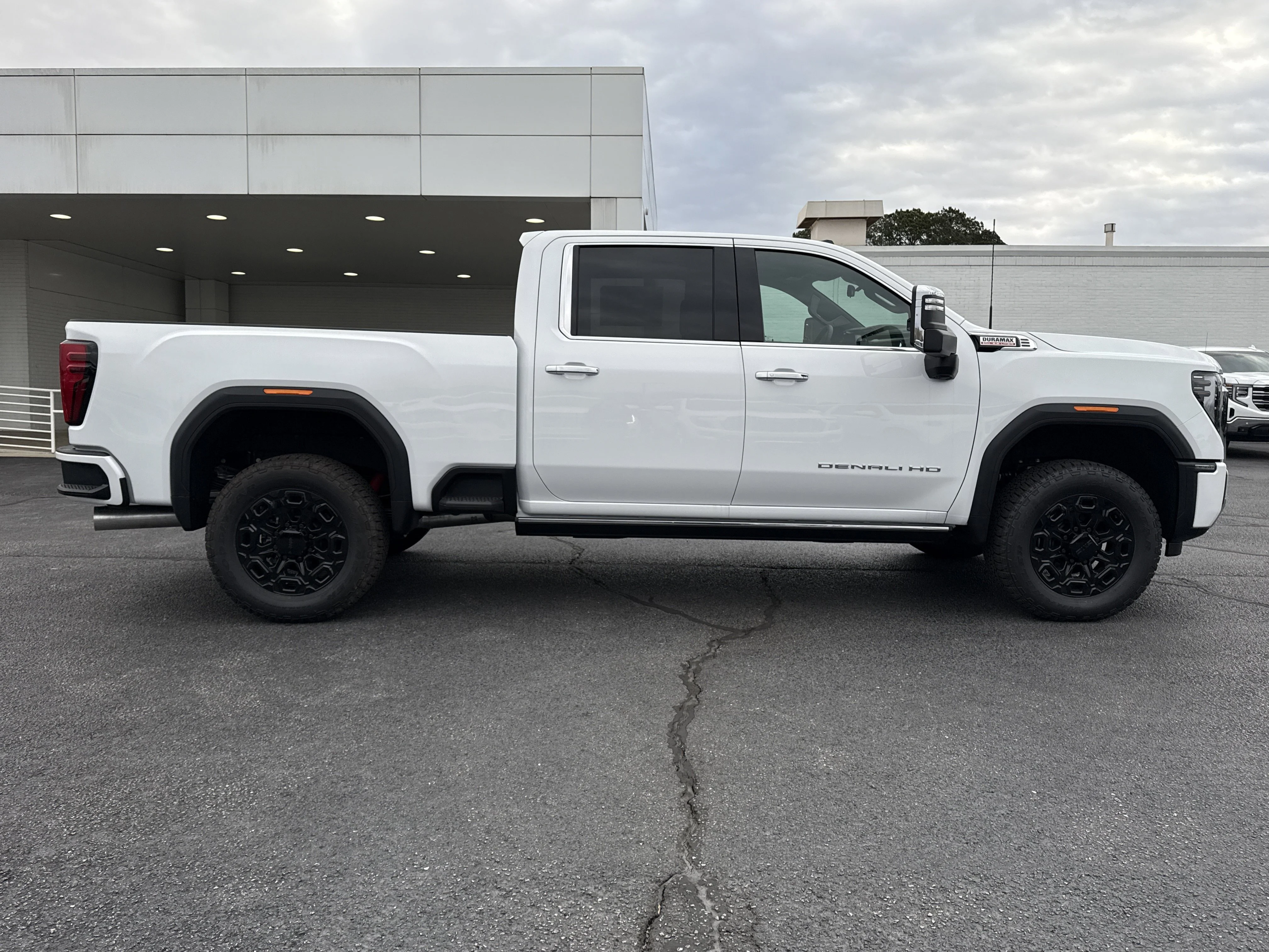 New 2026 Summit White GMC Denali 4WD image 2