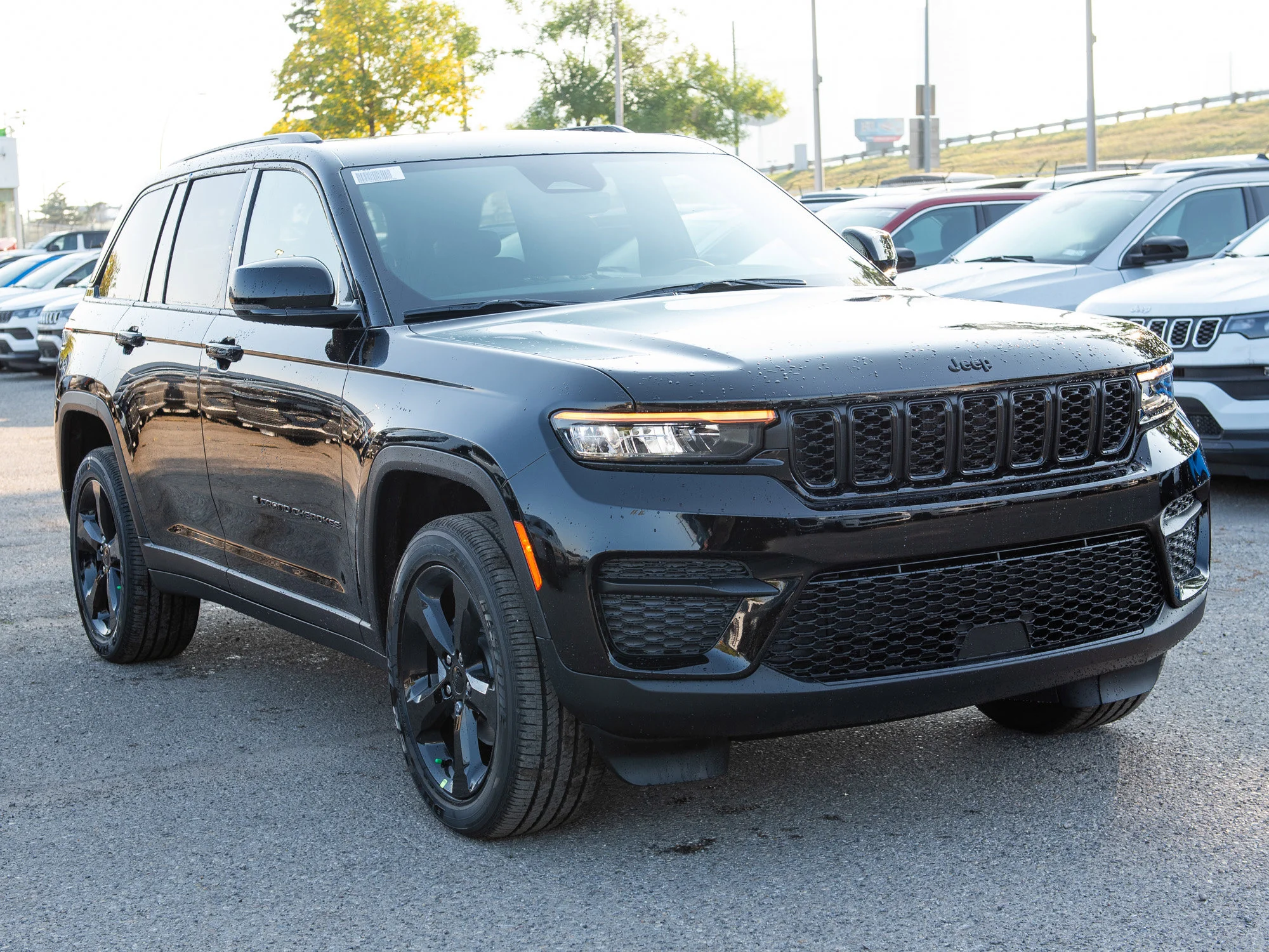 New 2025 Black Jeep Altitude* 4x4, Sunroof, Trailer Tow Pkg, Heated Leather image 7