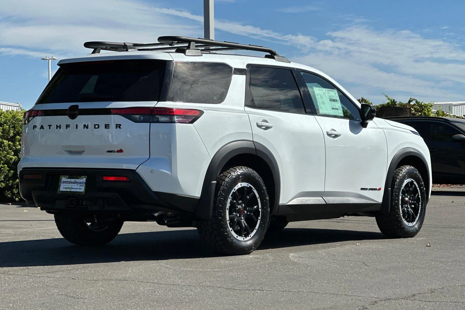 New 2026 Everest White Pearl TriCoat Nissan Rock Creek® image 3