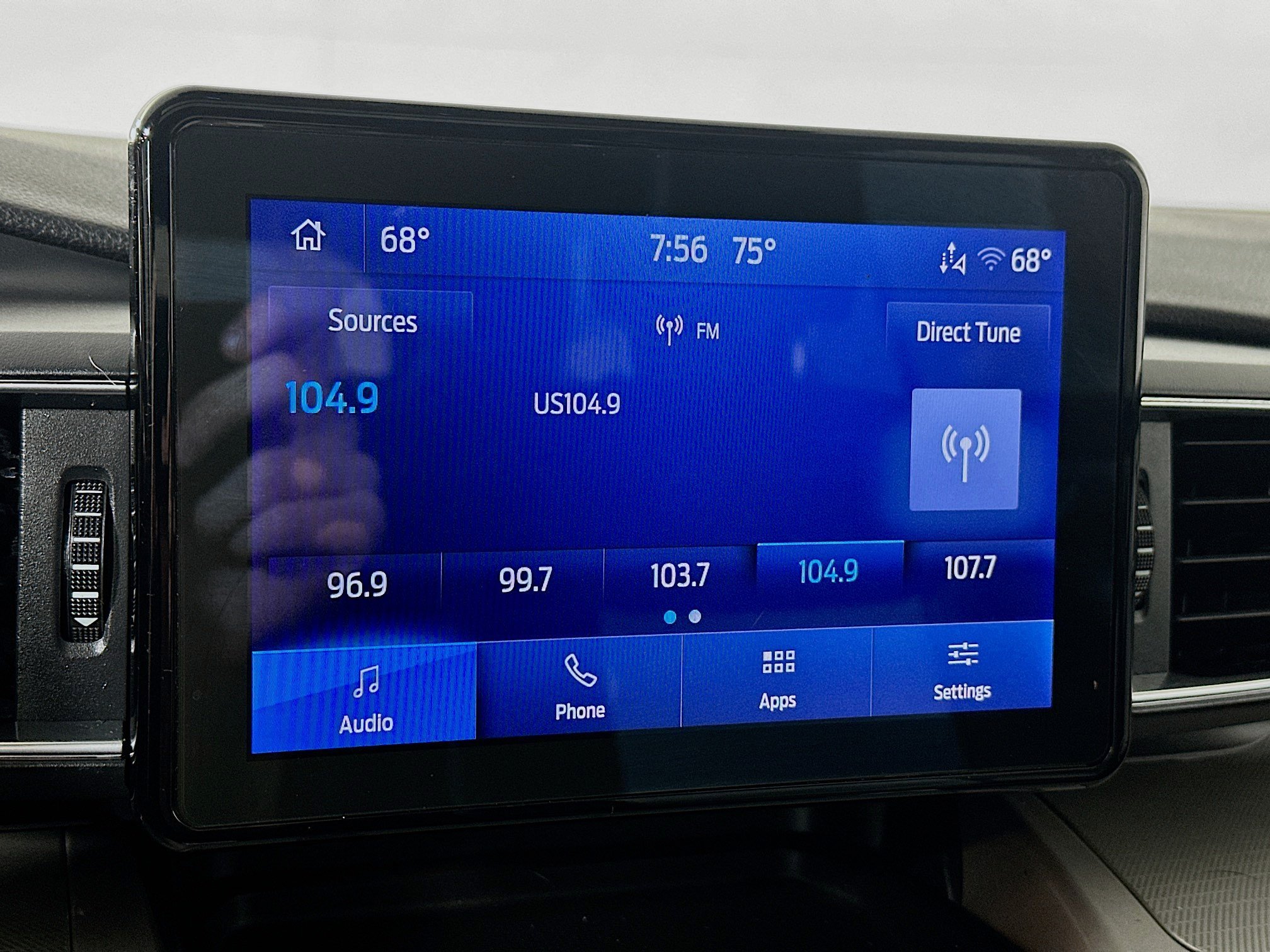 Used 2022 White Metallic Ford XLT image 15