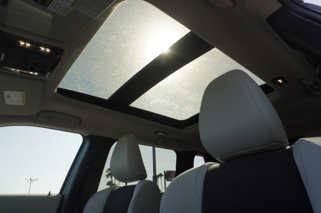 New 2025 Black Diamond Mitsubishi SE image 35