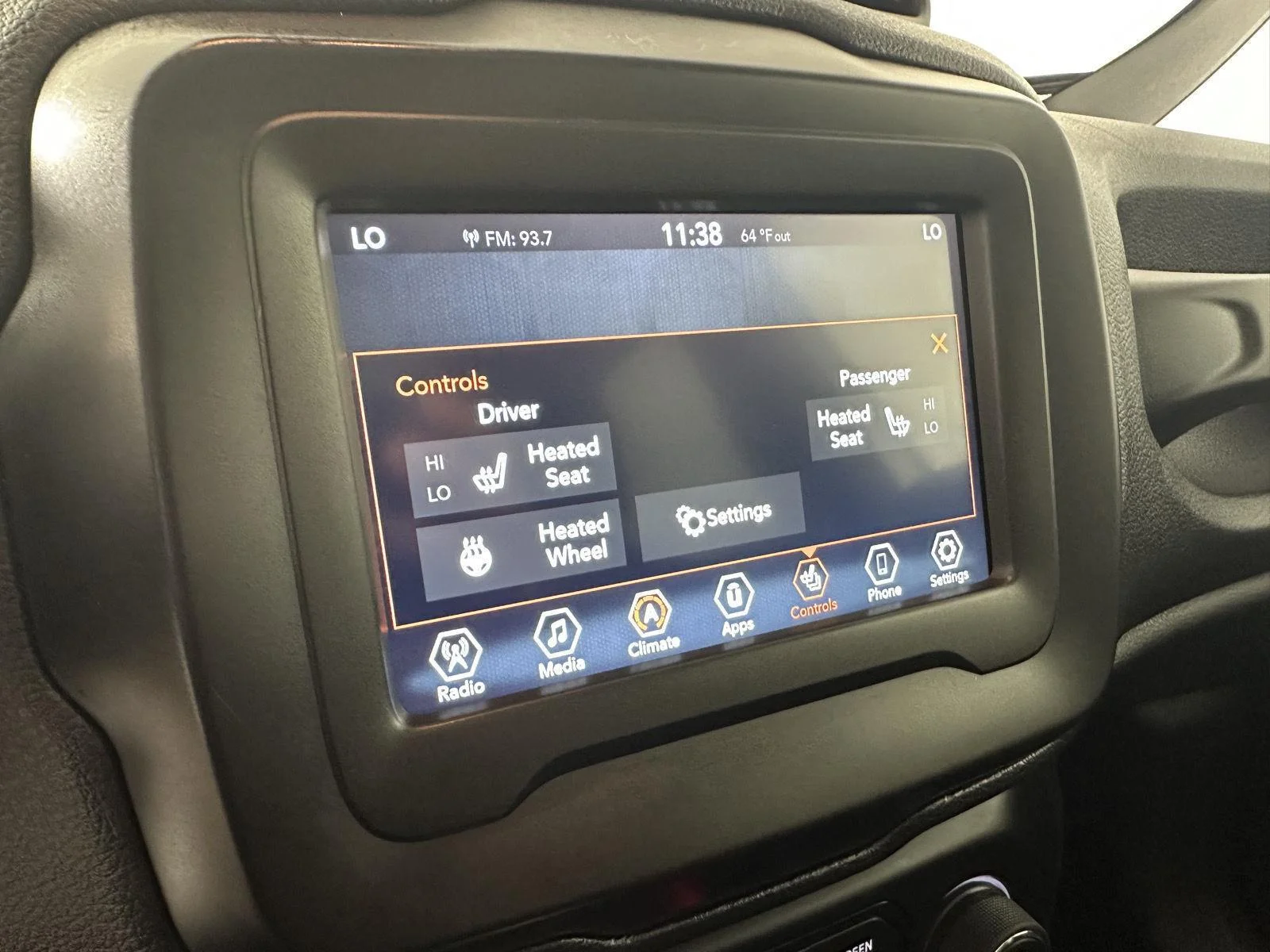 Used 2020 Alpine White Clearcoat Jeep Limited image 4