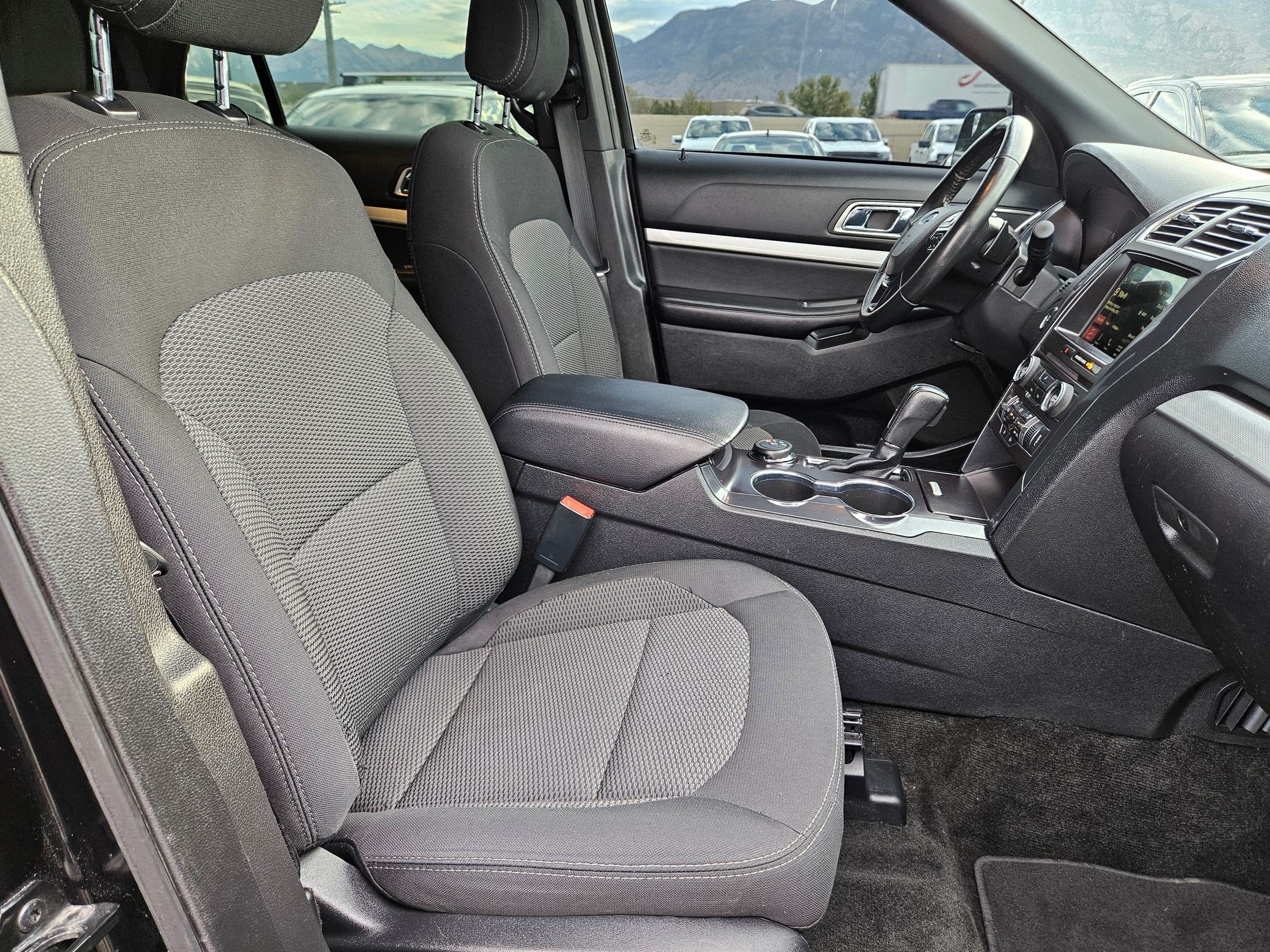Used 2017 Shadow Black Ford XLT image 30