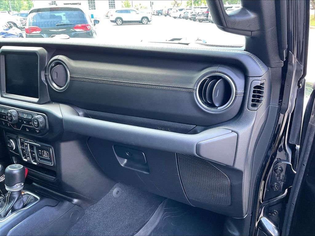 Used 2023 Black Jeep Overland image 13