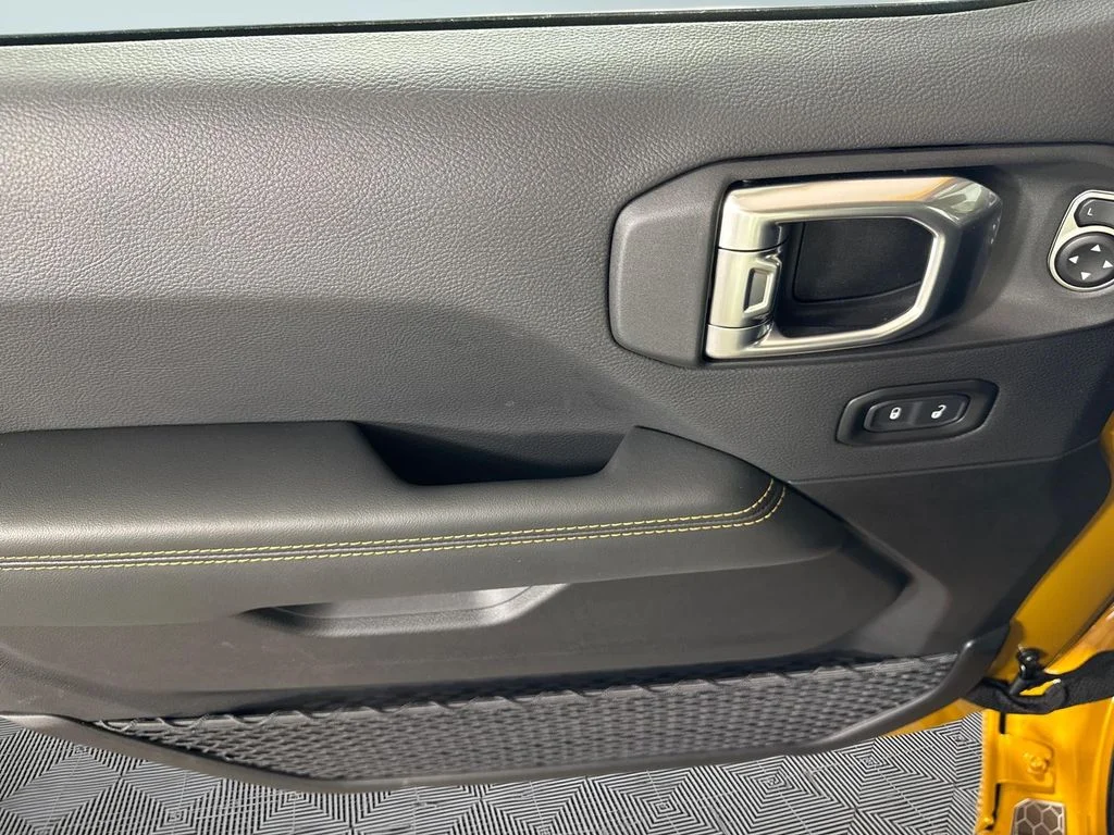 New 2026 Goldilocks Exterior Paint Jeep Sahara image 17
