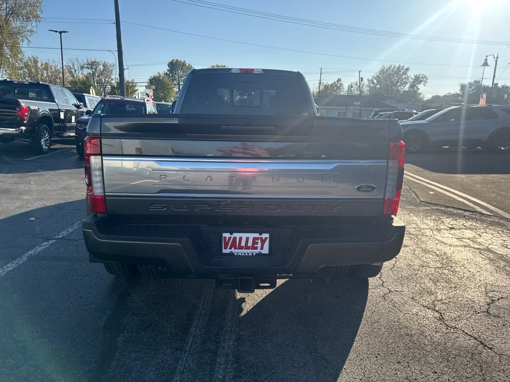 Used 2017 Gray Ford Platinum image 5