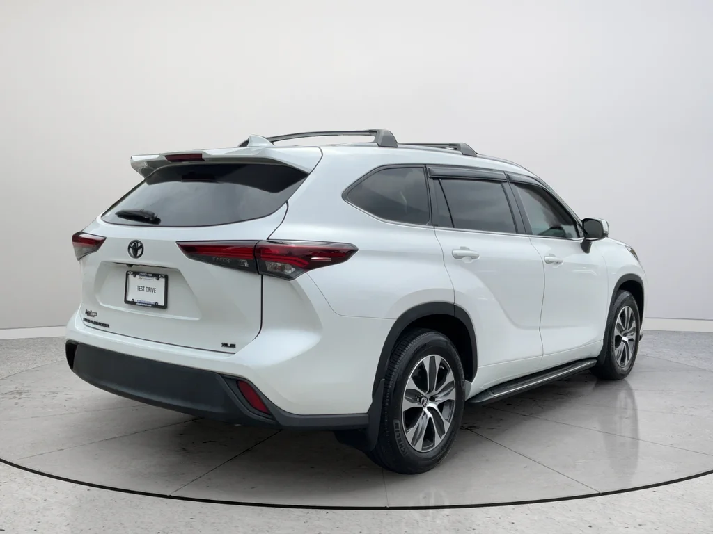 Used 2024 Beige Toyota XLE image 9