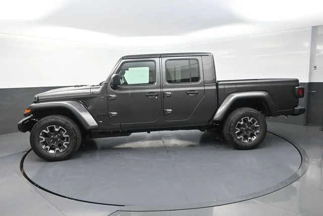 New 2026 Granite Crystal Metallic Clear-Coat Exterior Paint Jeep Sahara image 6
