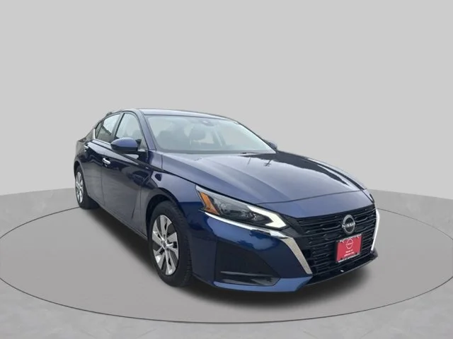 Used 2023 Blue Nissan 2.5 S image 1