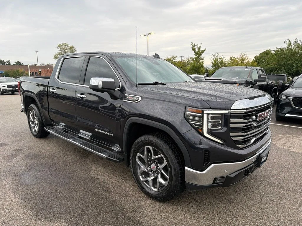 Used 2024 Silver GMC SLT image 9