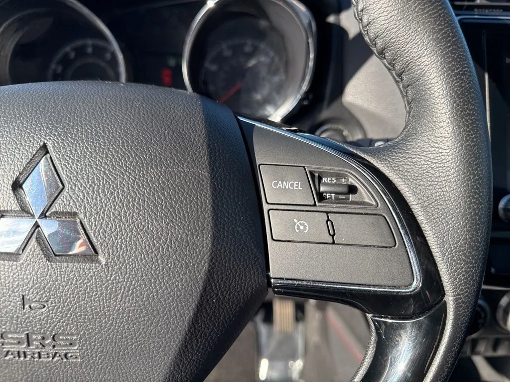 Used 2023 Silver Mitsubishi ES image 20