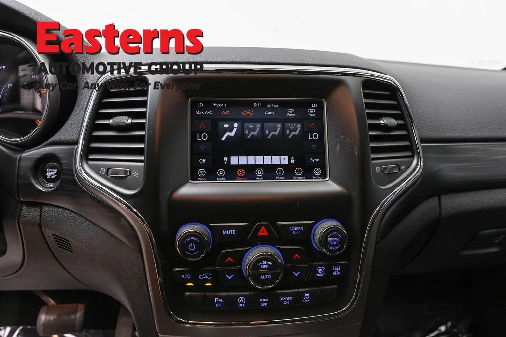 Used 2020 Gray Jeep Laredo E image 10