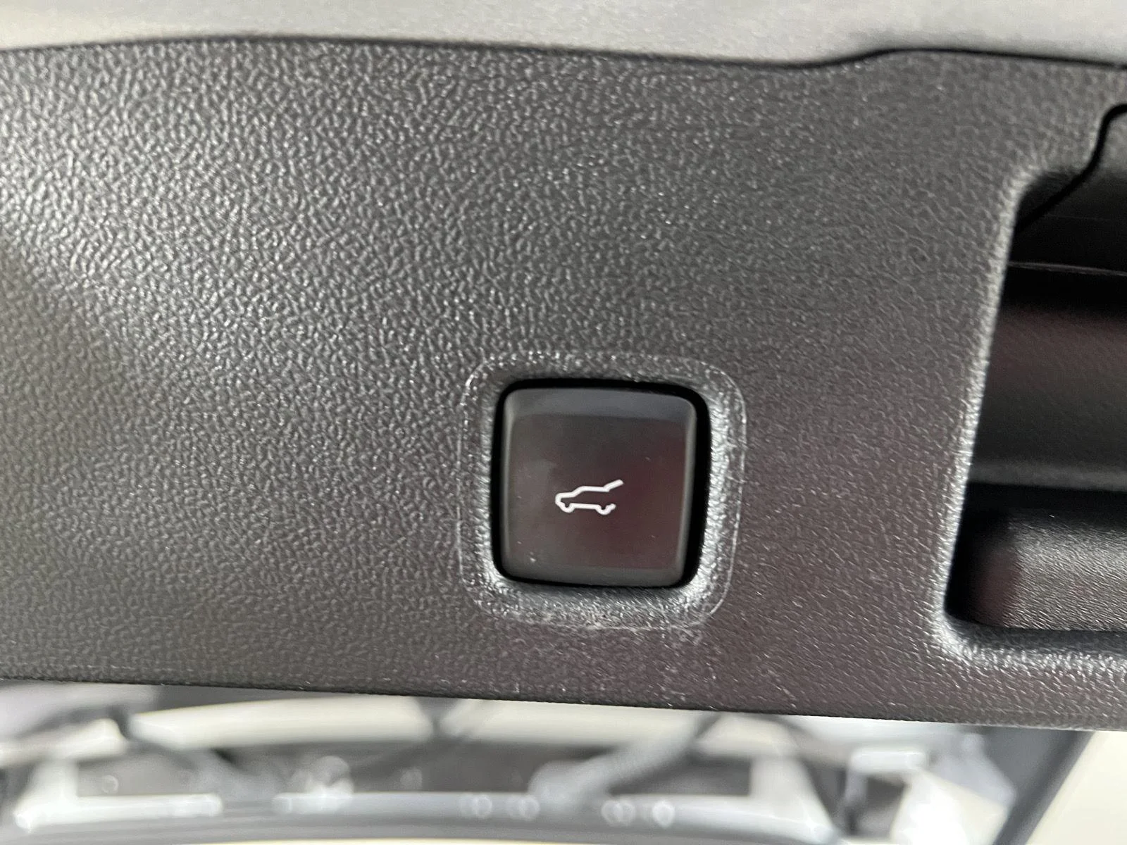Used 2023 Iconic Silver Ford Active image 25
