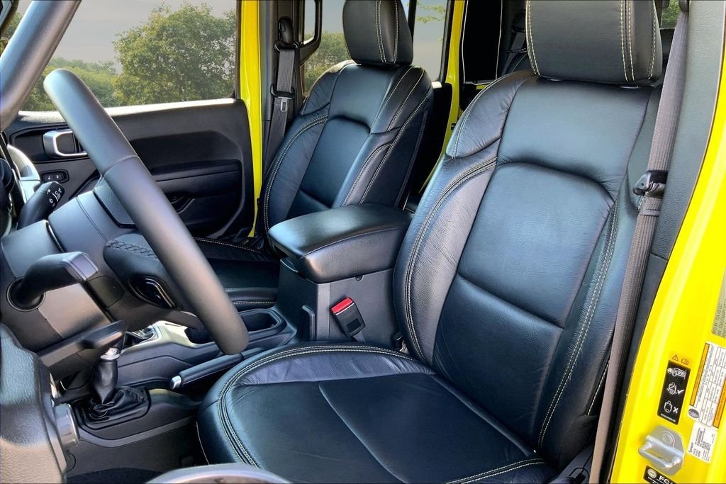 Used 2023 Yellow Jeep Sport S image 21