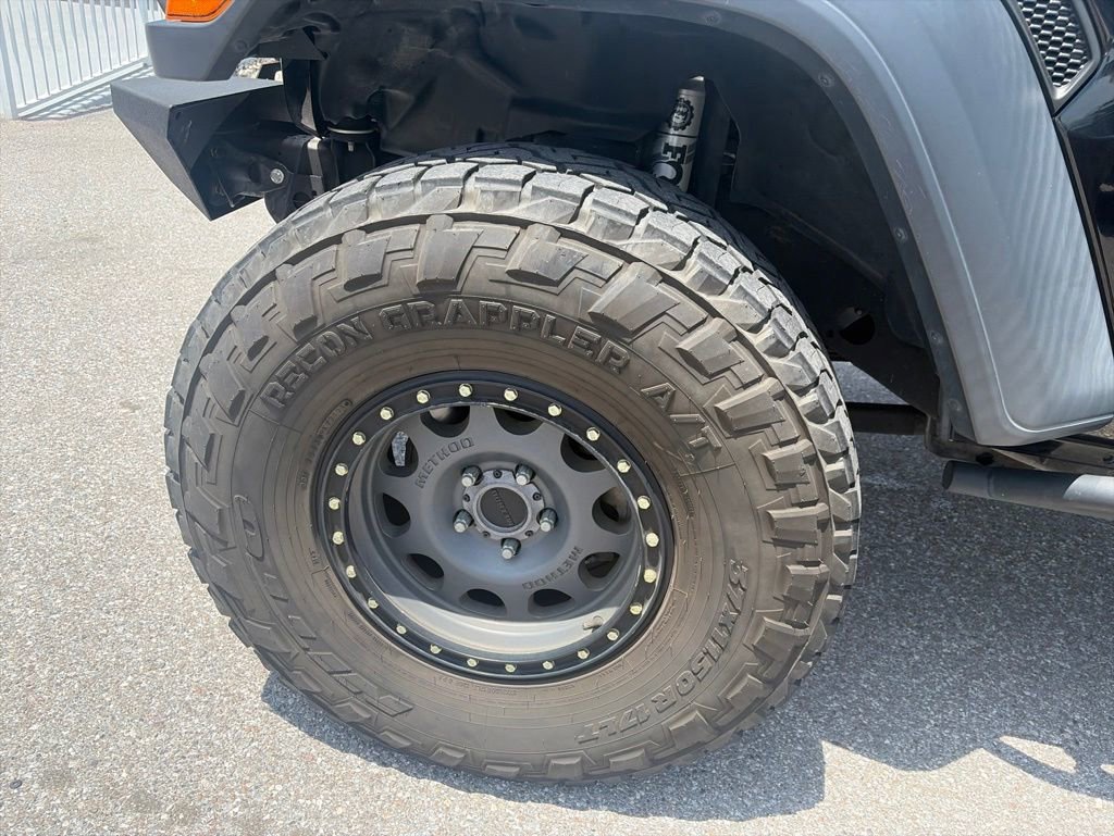 Used 2018 Black Jeep Sport S 4x4 image 11