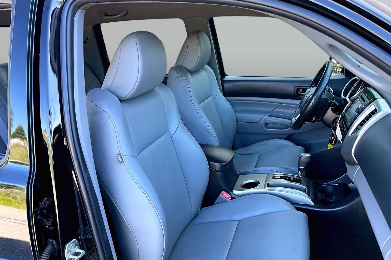 Used 2013 Black Toyota  image 8