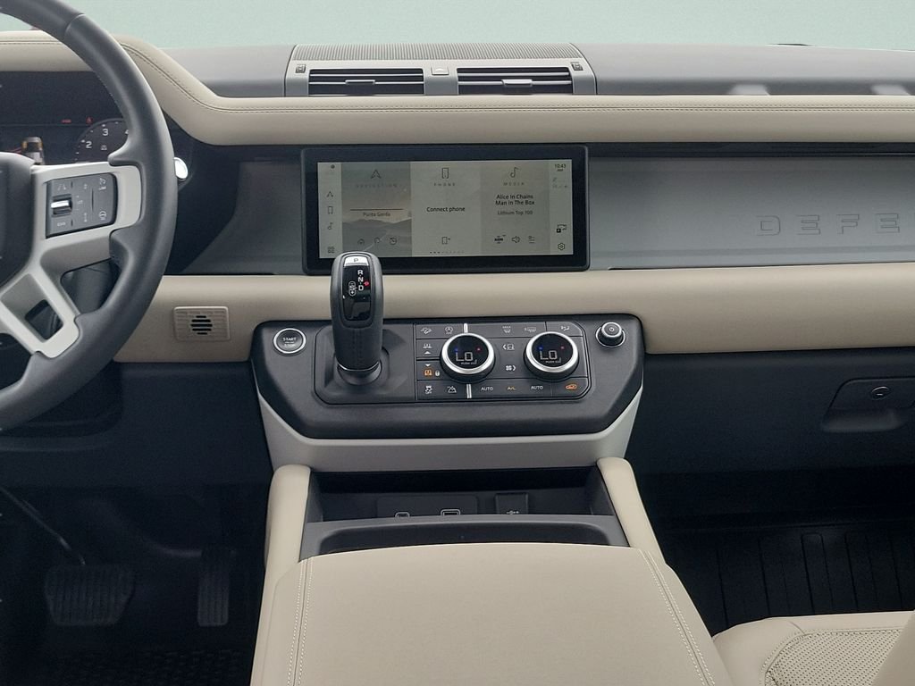 Used 2024 Black Land Rover S image 15