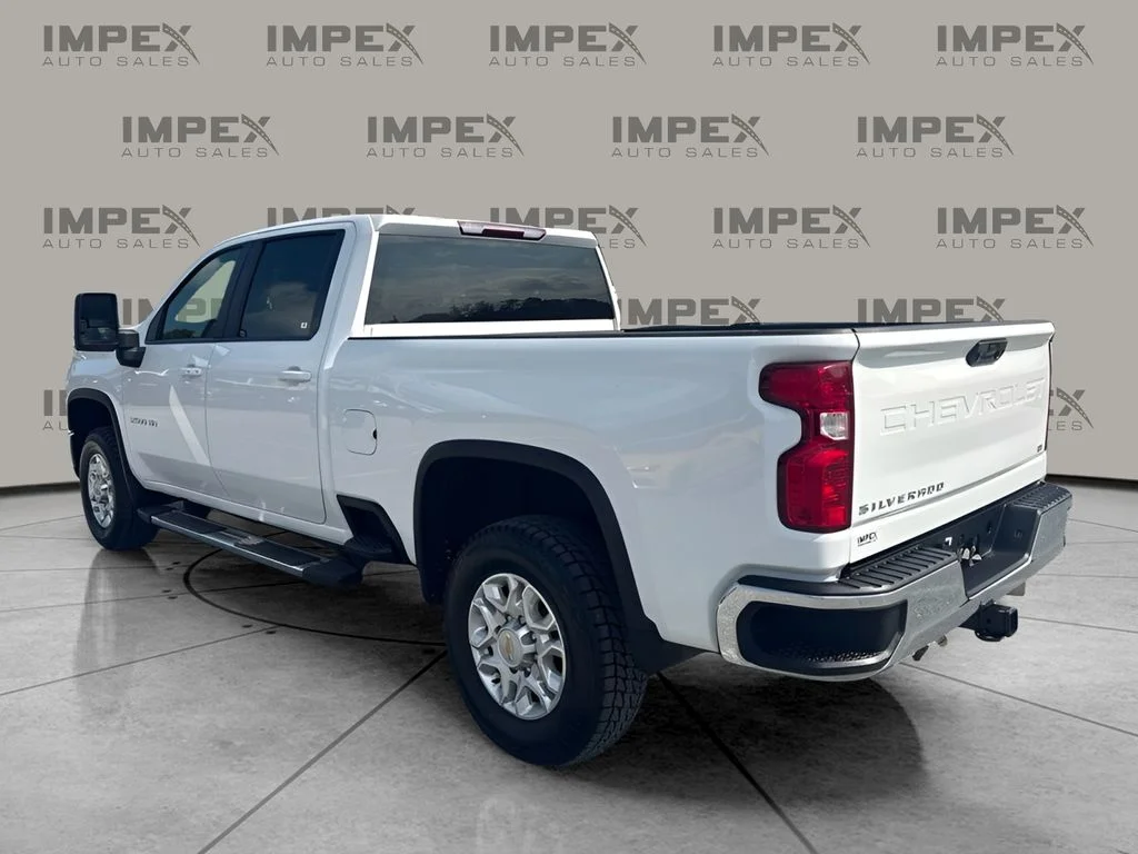 Used 2024 White Chevrolet LT image 3