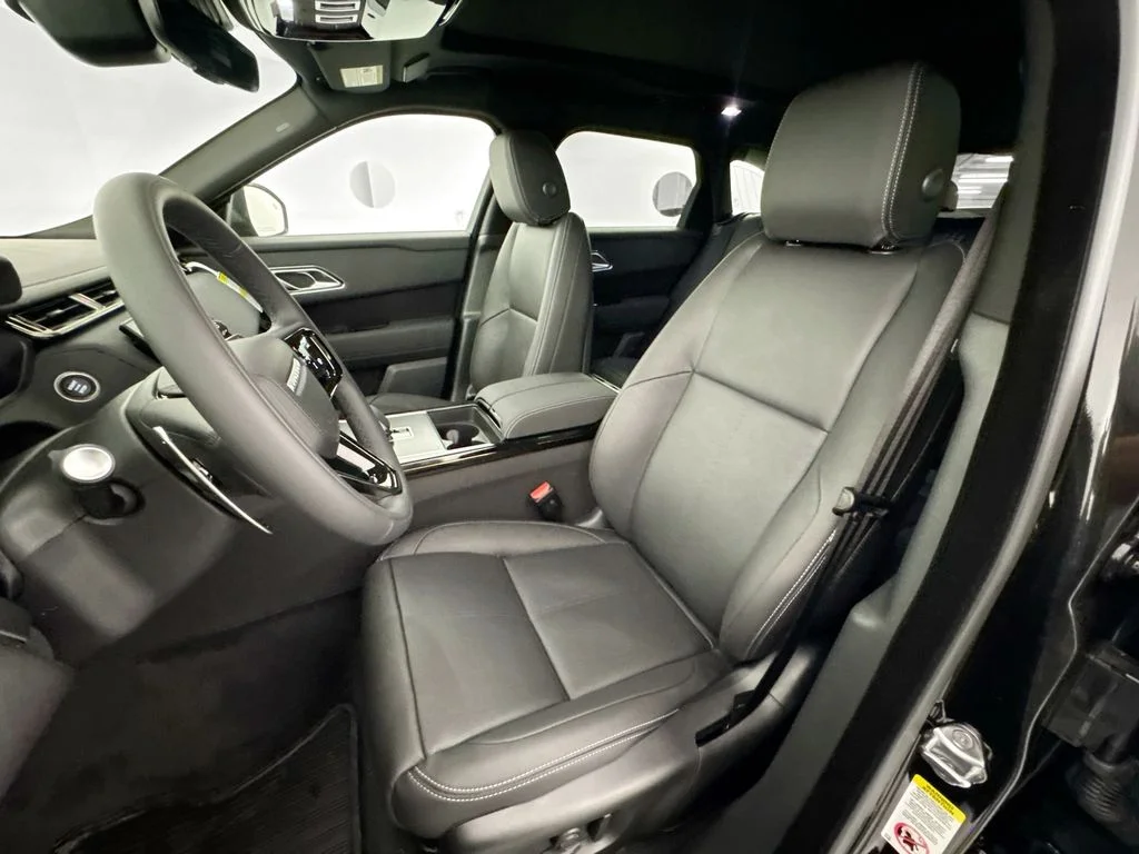 New 2026 Santorini Black Land Rover Belgravia Edition image 20