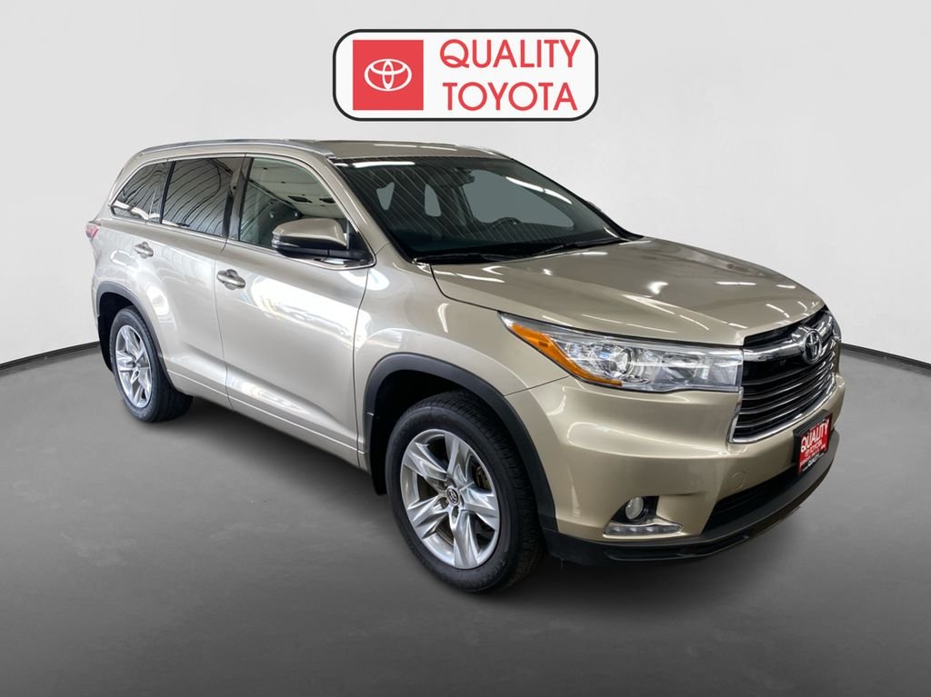 Used 2016 Toyota Highlander Limited with VIN 5TDDKRFH4GS226353 for sale in Fergus Falls, Minnesota