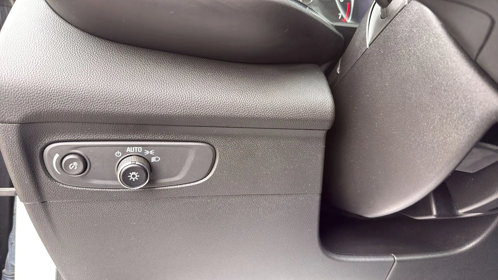 Used 2023 White Buick Preferred image 17