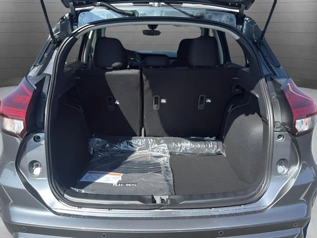 Used 2025 Gray Nissan S image 12