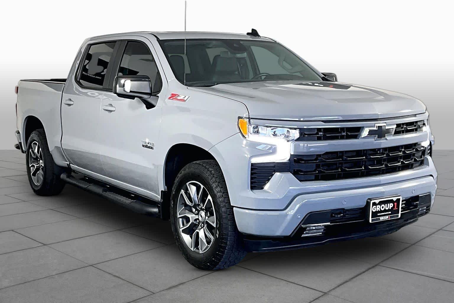 Used 2025 Slate Gray Metallic Chevrolet RST image 3