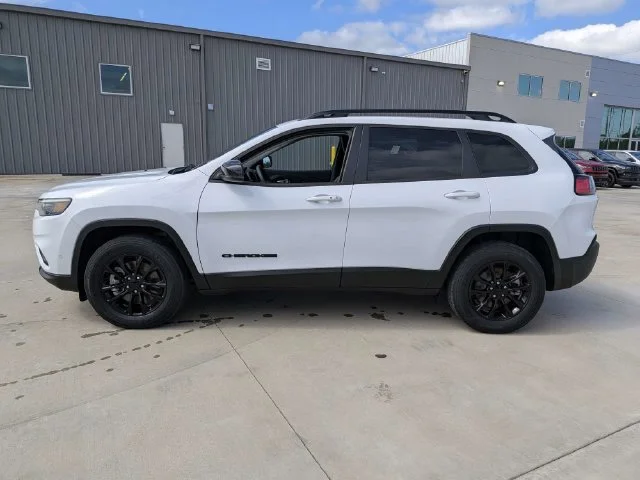Used 2023 White Jeep Altitude image 6