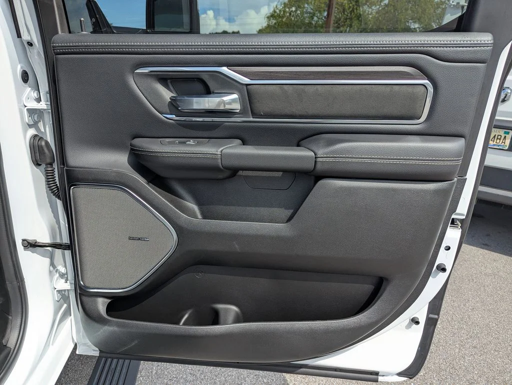2026 RAM 1500 Laramie - Photo 32