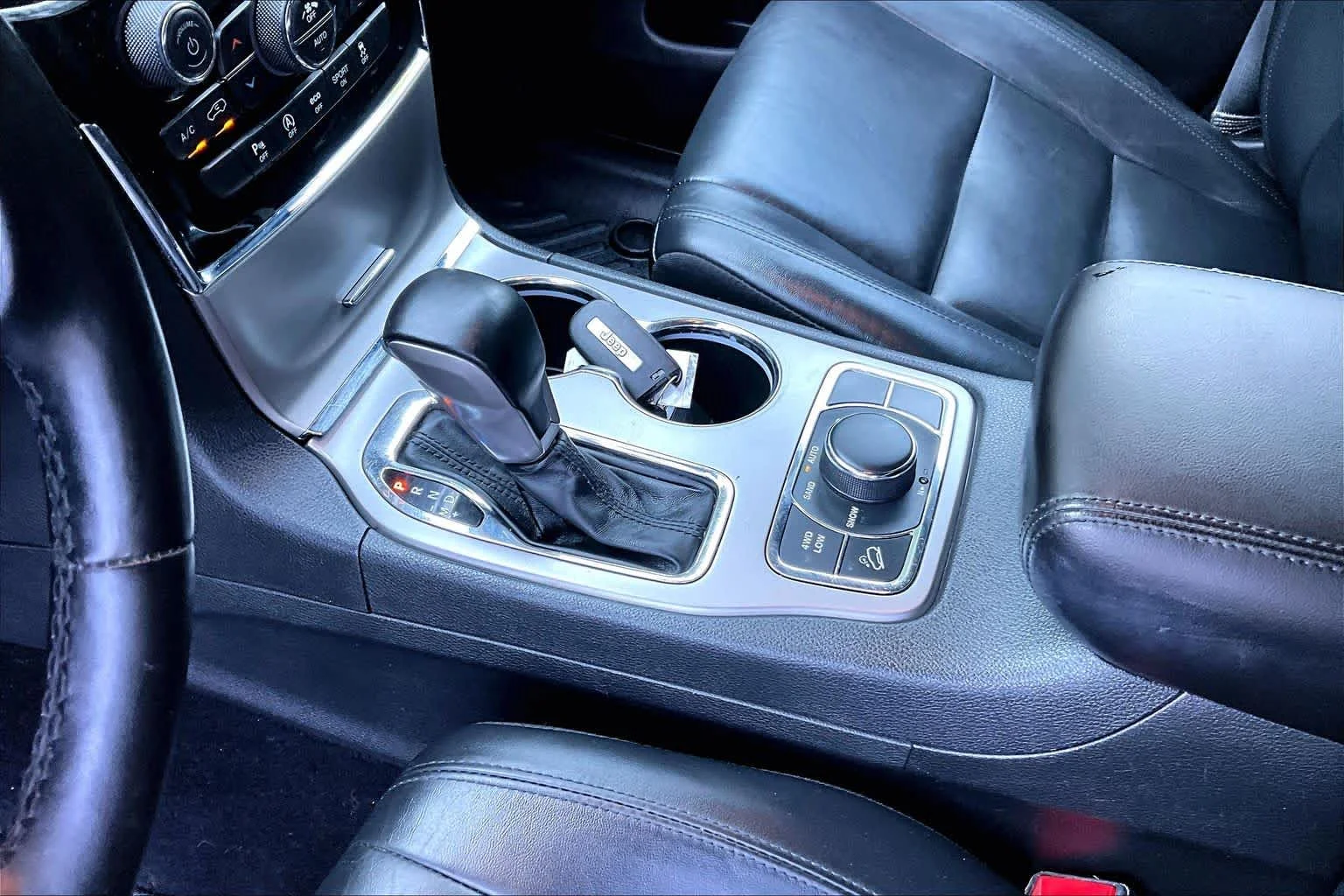 Used 2021 Slate Blue Pearlcoat Jeep Limited image 16