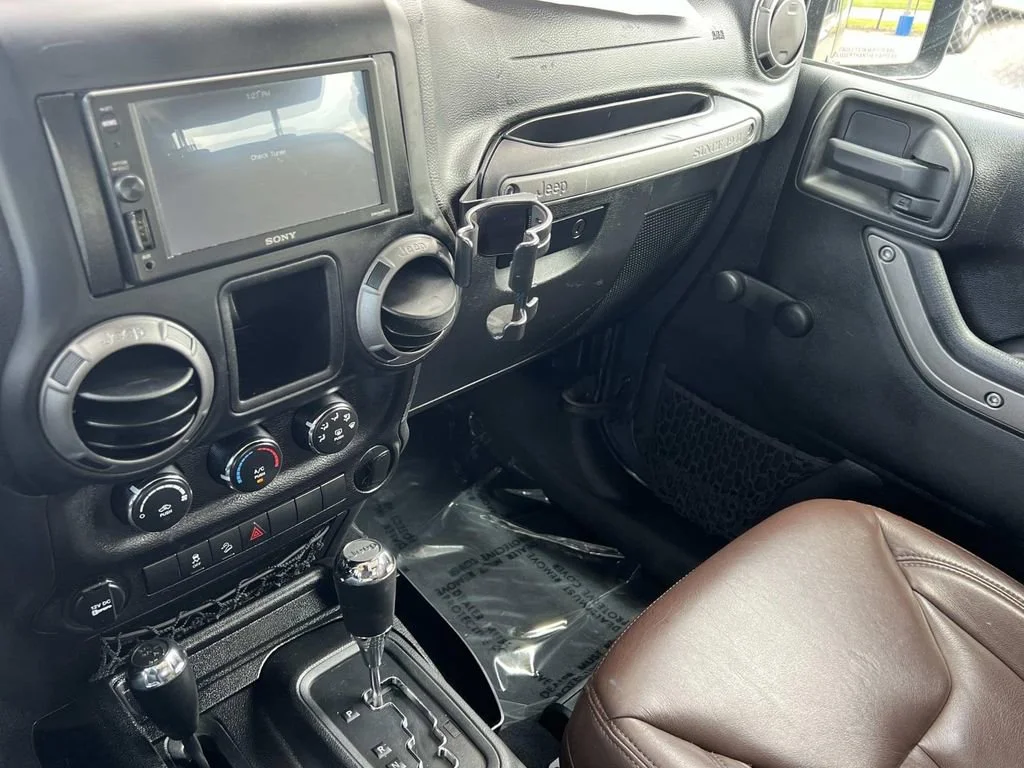 Used 2017 Gray Jeep Sport 4x4 image 21