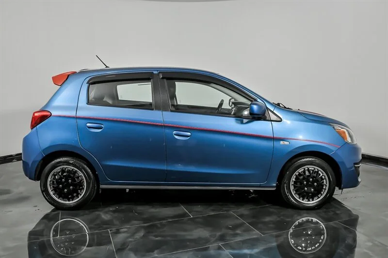 Used 2018 Sapphire Blue Mitsubishi ES image 10
