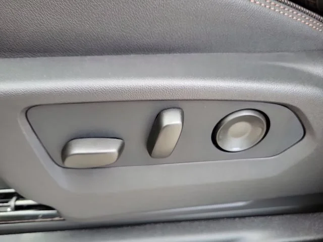 2026 Chevrolet Suburban High Country - Photo 21