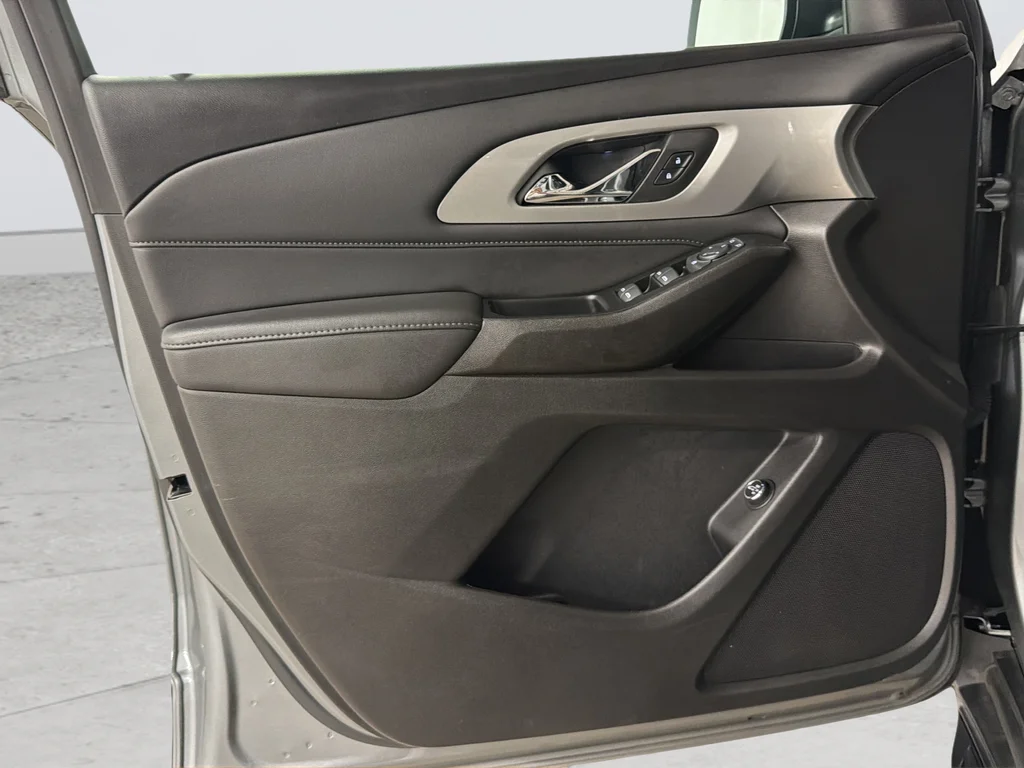 Used 2023 Gray Chevrolet LT image 23