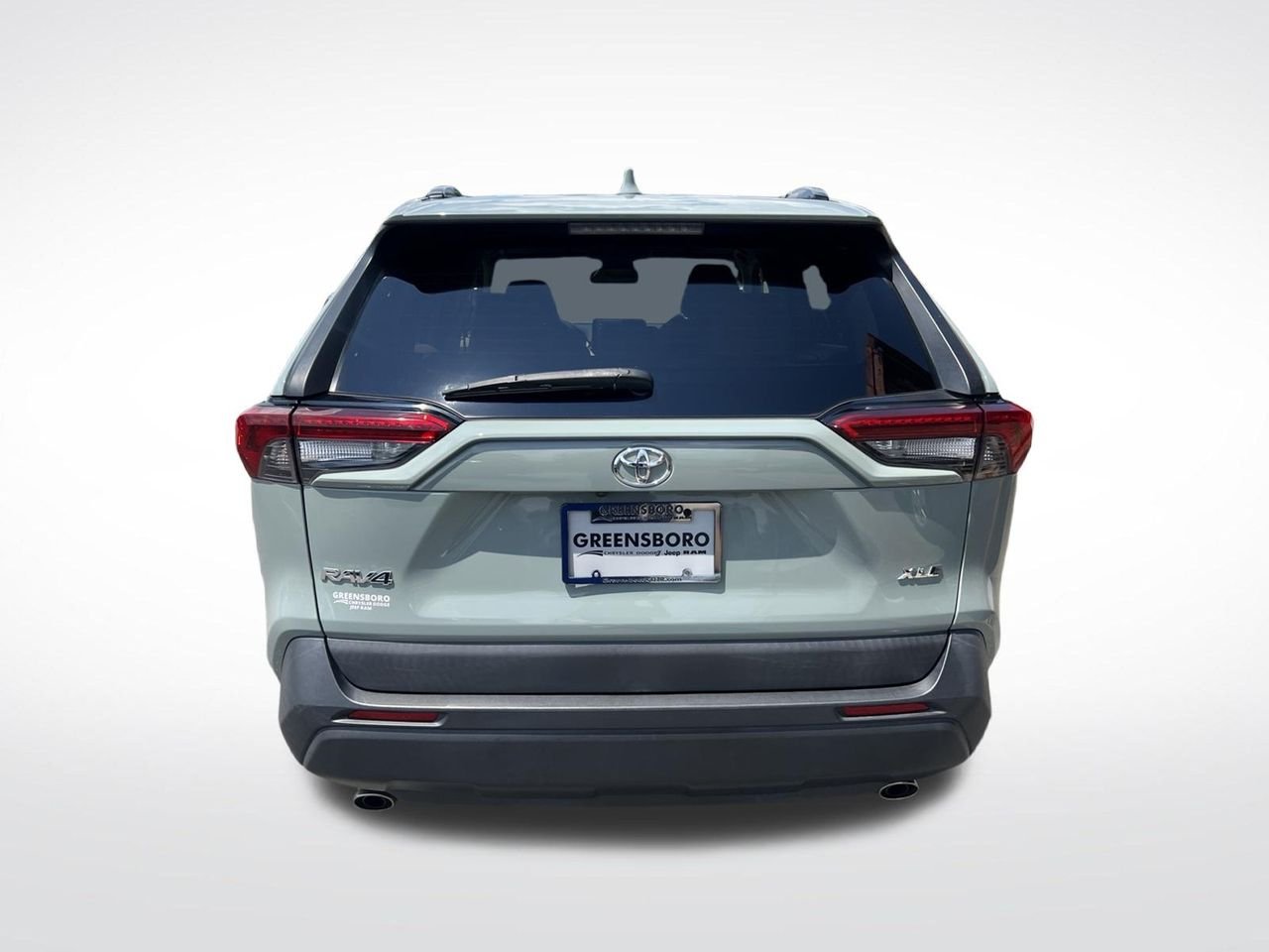 Used 2019 Gray Toyota XLE image 4