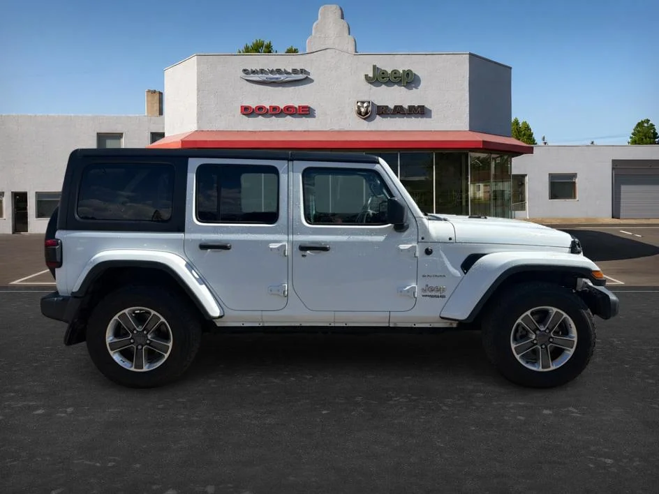 Used 2019 Bright White Jeep Sahara image 4