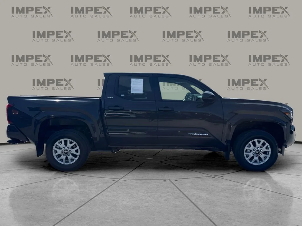 Used 2026  Toyota SR5 image 6