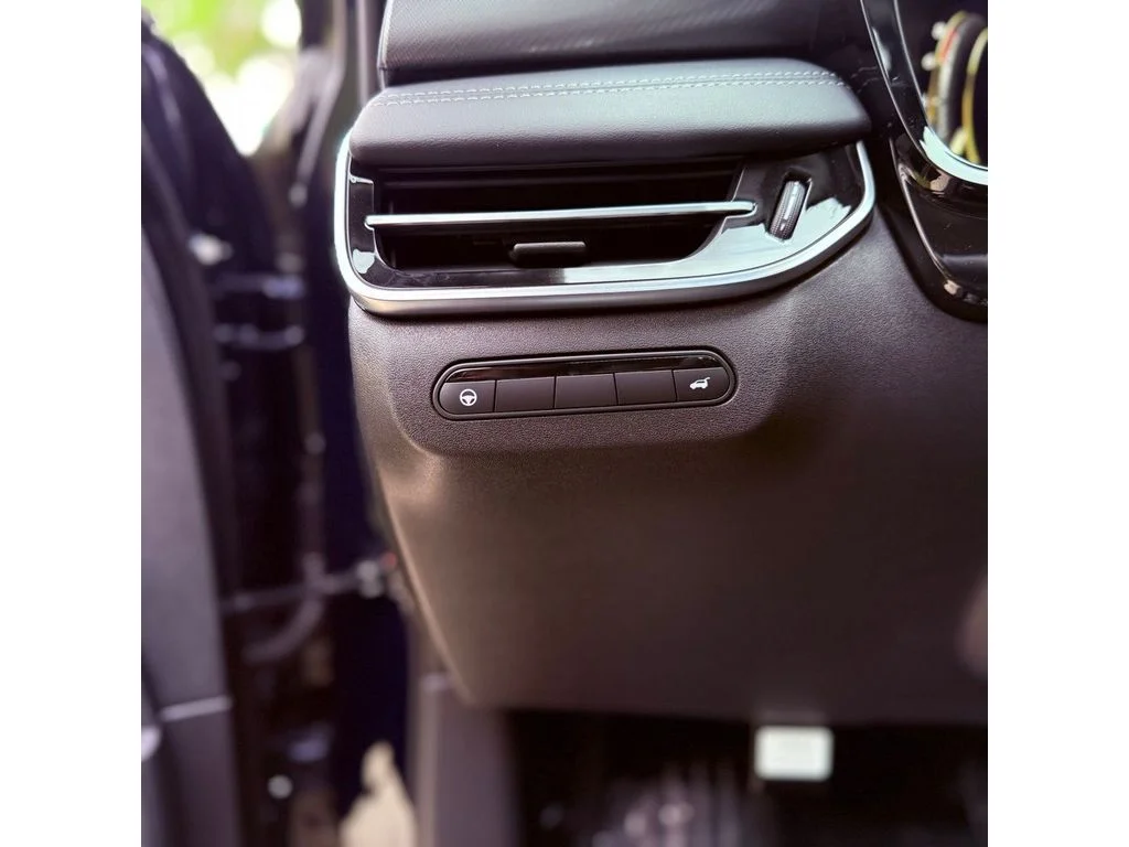 New 2026 Grand Blue INFINITI Luxe FWD image 15