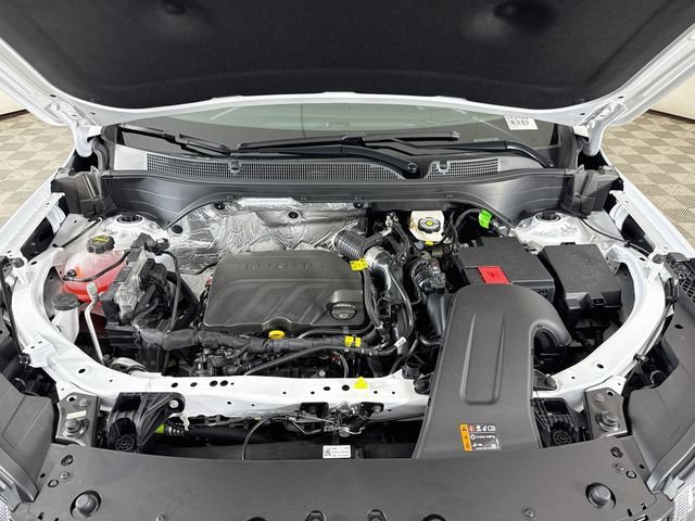 New 2026 Summit White Chevrolet 1RS image 30
