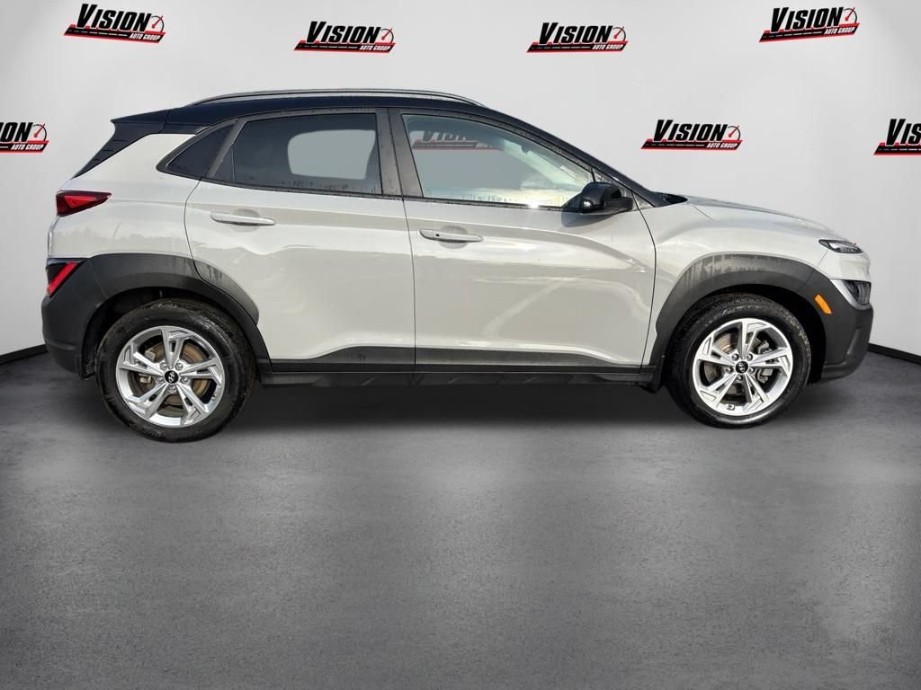 Used 2022 Silver Hyundai SEL image 4